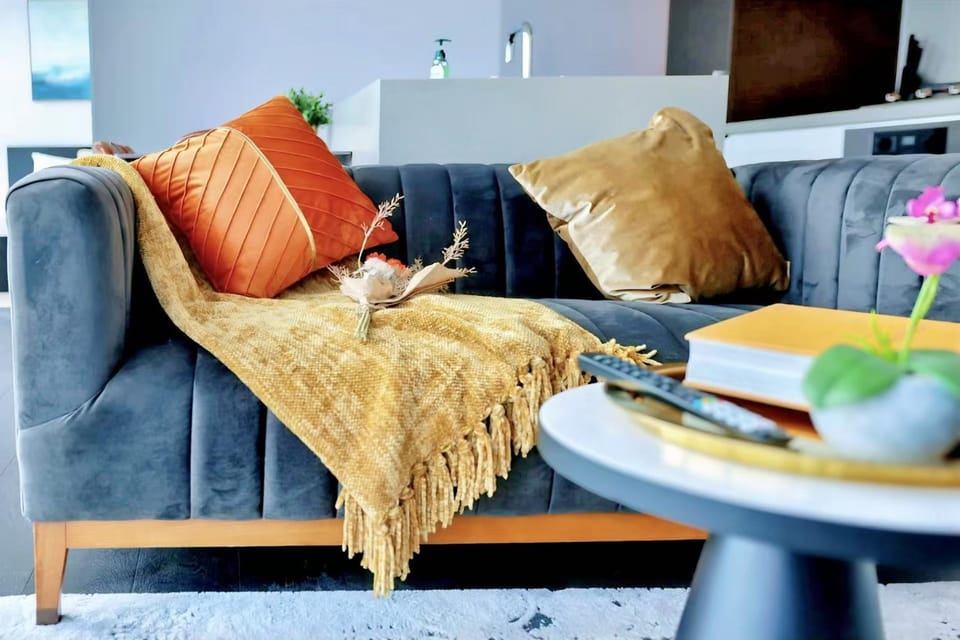 Highrise Best Location 2 Bedrooms & 2 Bathrooms Apartment in Melbourne