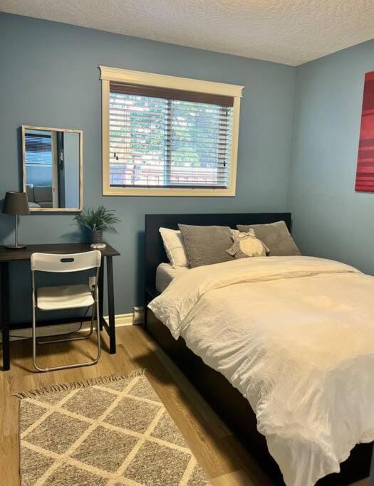 Olympic Views - Cozy Modern 2Br Suite Apartment in Langford