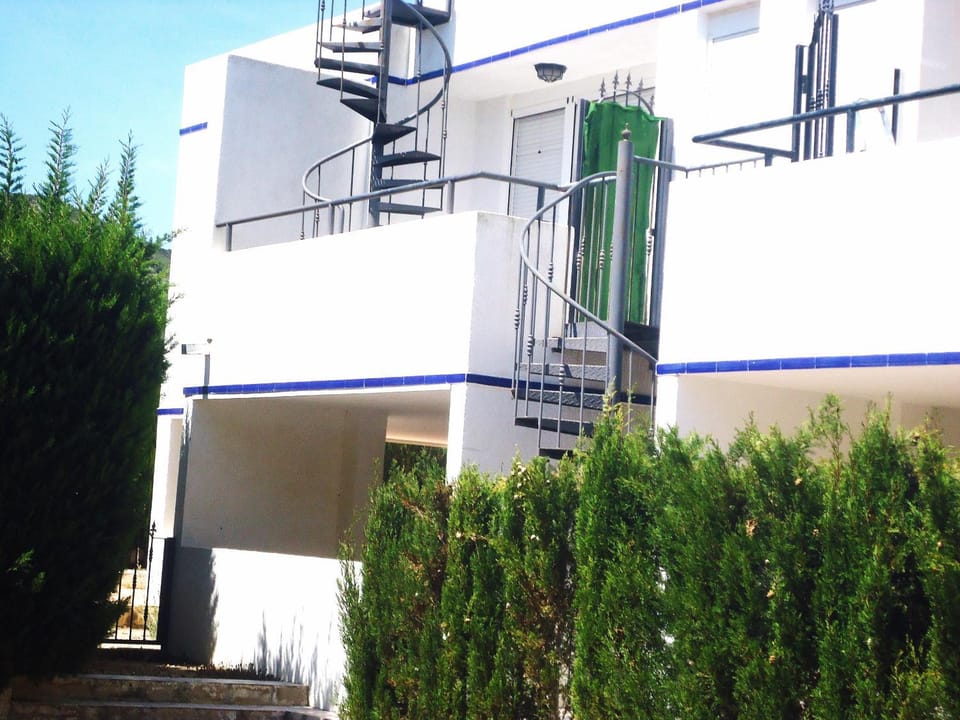 Property building, Facade/entrance, Off site
