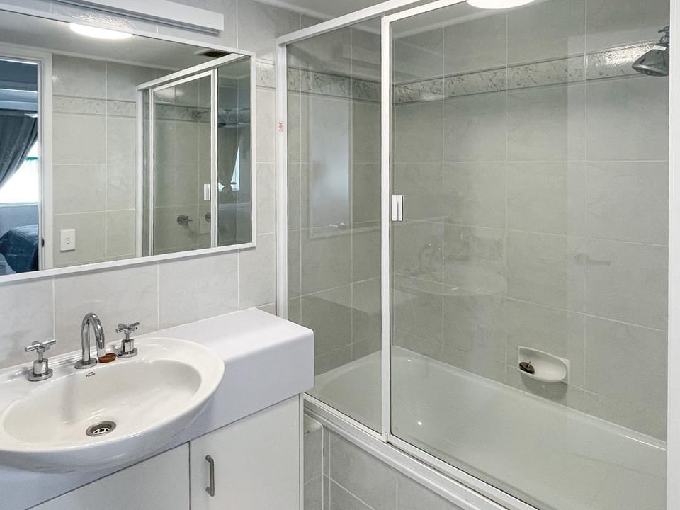 Cotton Tree Waterfront with Jetty Apartment in Maroochydore