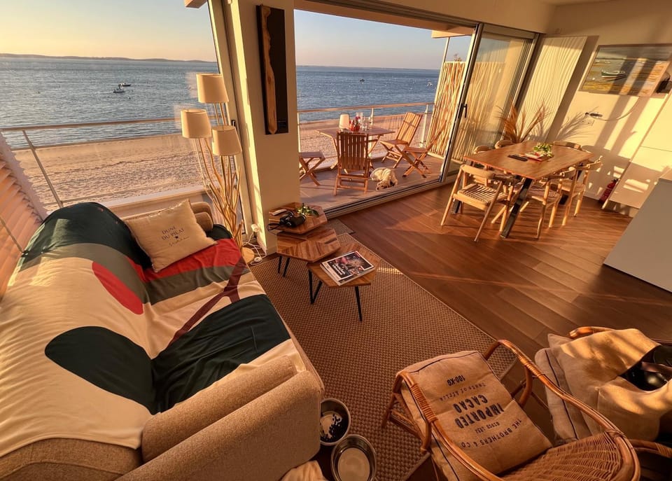 Natural landscape, View (from property/room), Balcony/Terrace, Beach, Sea view