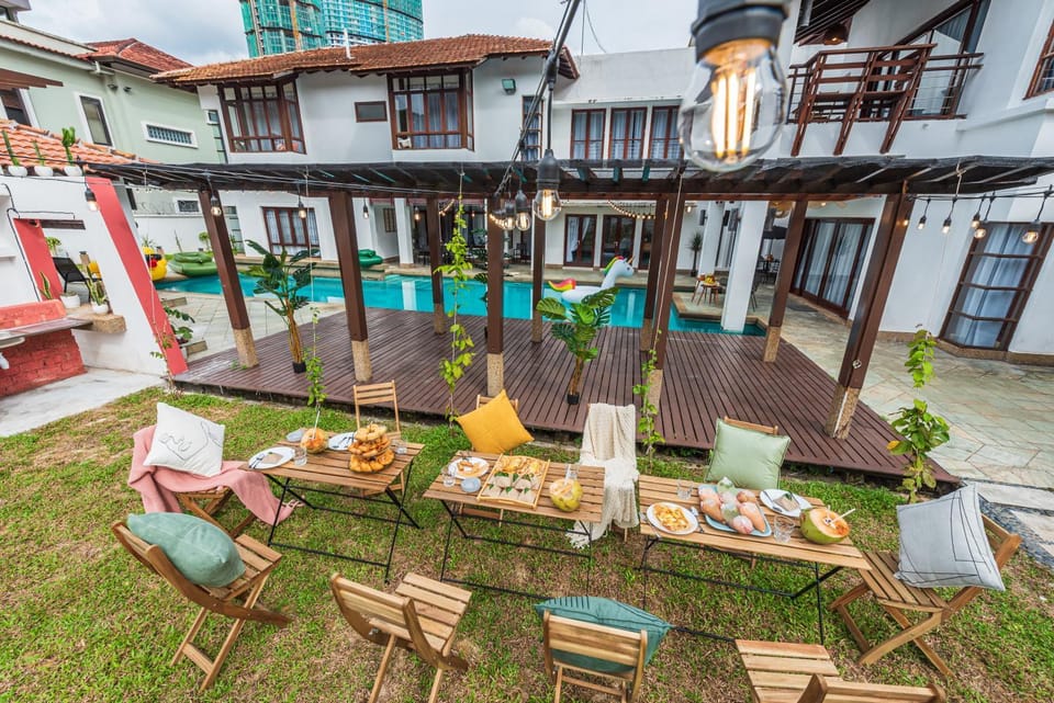 Property building, Patio, Garden, Balcony/Terrace, Garden view, Pool view, Swimming pool