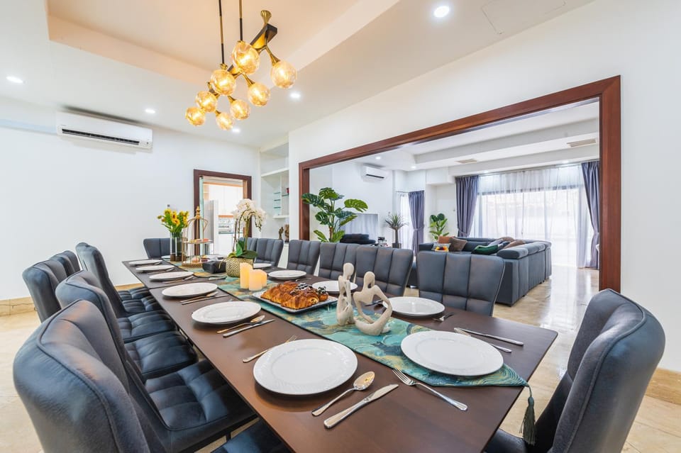 Seating area, Dining area, air conditioner