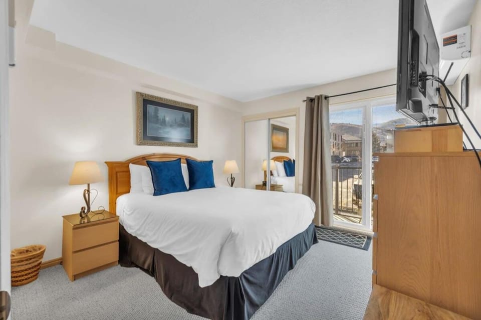 2 BDR Townhome with Lots of Charm Free Parking House in Park City