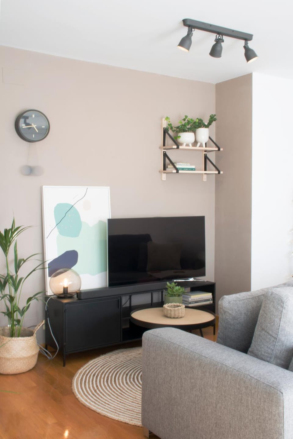 TV and multimedia, Living room, Seating area