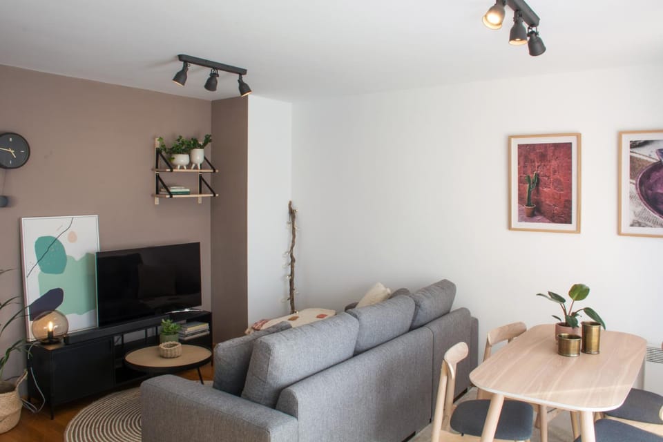 Living room, Dining area