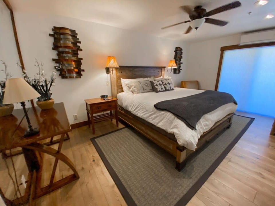 1BDR Ski In Out Condo Stunning Mountain Location House in Park City