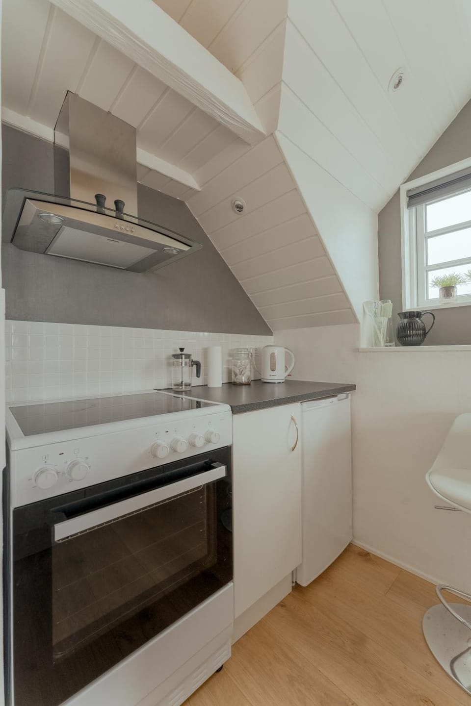 Kitchen or kitchenette, stove