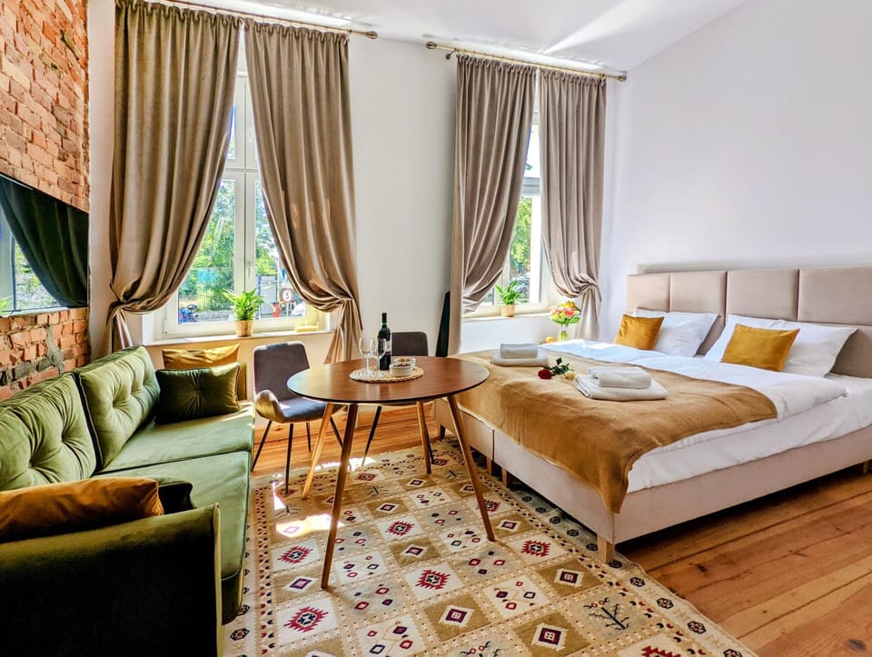 Bed, Living room, Photo of the whole room, Seating area, Bedroom, Breakfast
