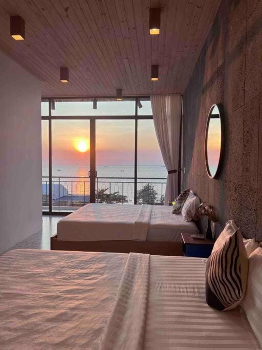 View (from property/room), Balcony/Terrace, Sea view, Sunrise, Sunset