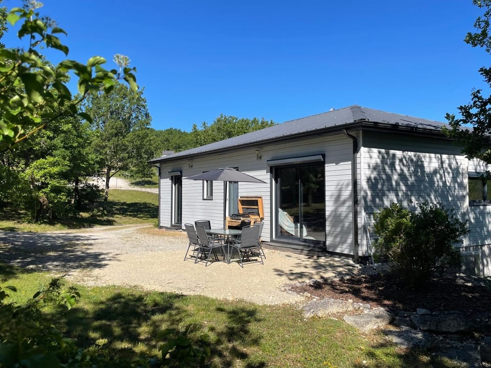 Property building, Patio, Day