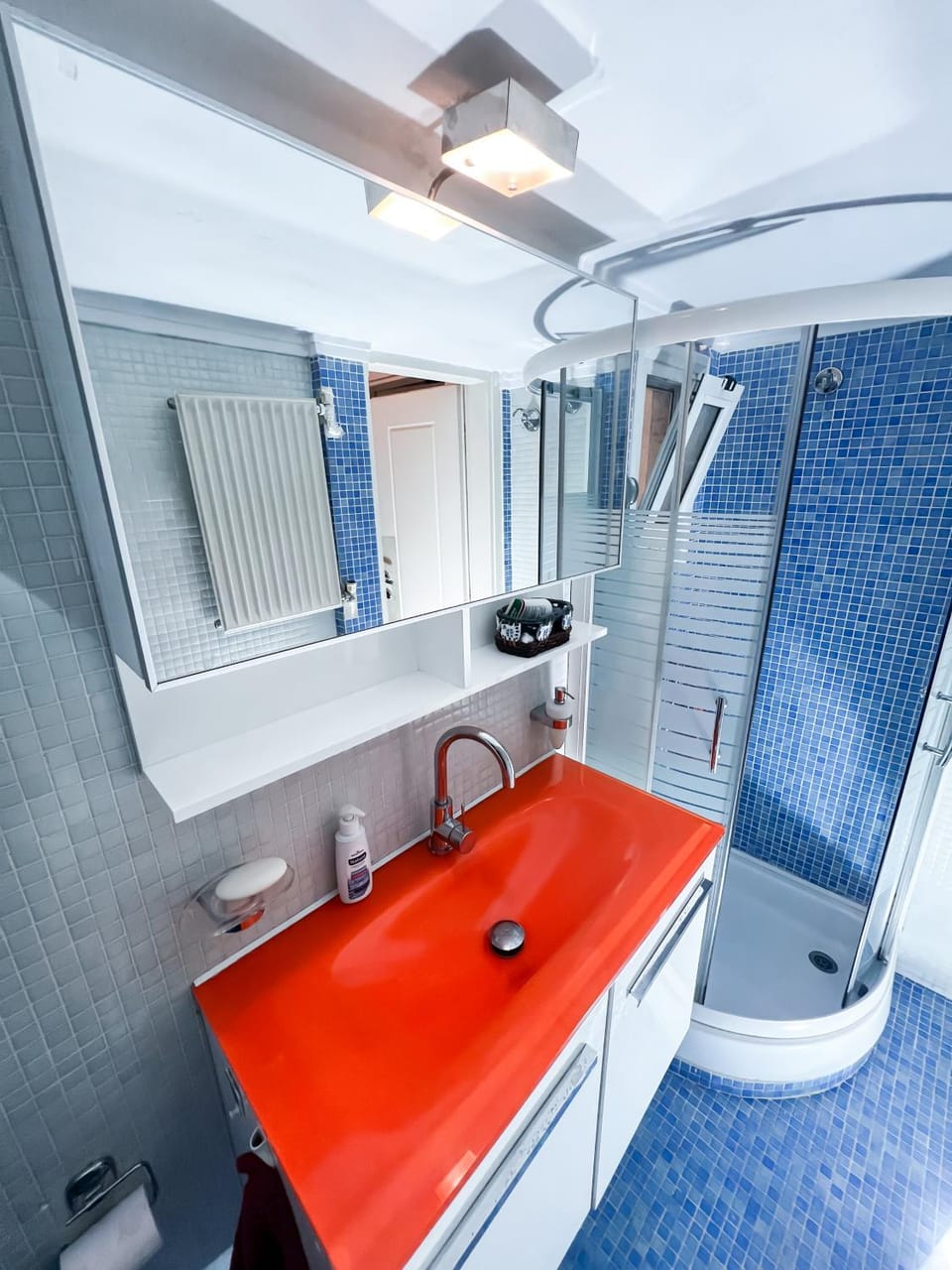 Homevision - Spacious and Warm - Very Central Apartment in Thessaloniki