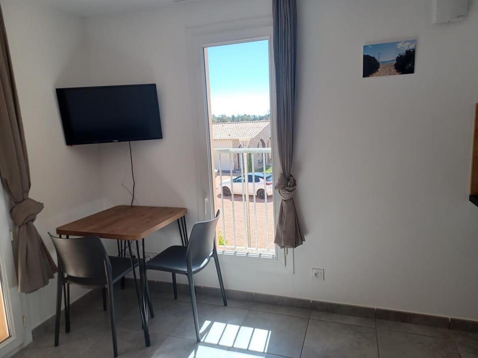 TV and multimedia, View (from property/room), Balcony/Terrace, Dining area