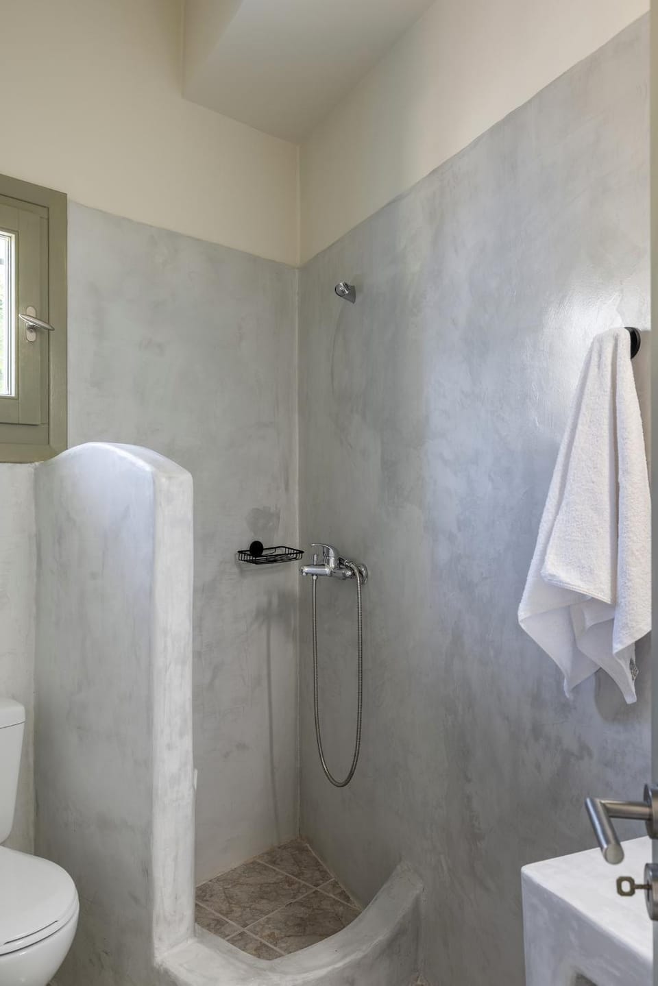 Bathroom, towels
