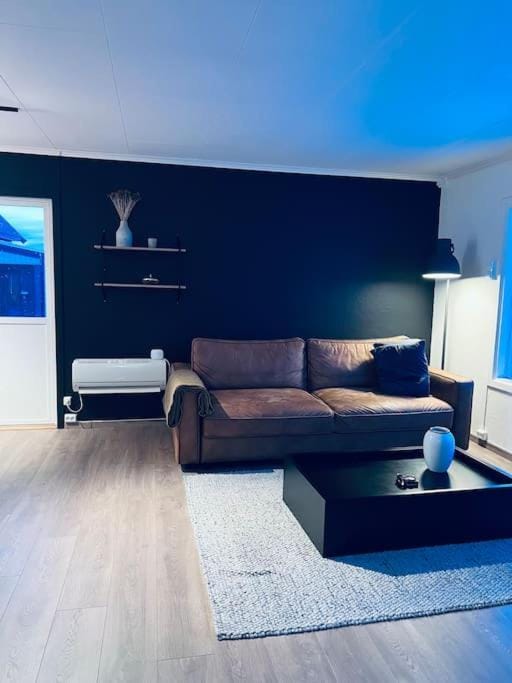 Communal lounge/ TV room, Living room, Seating area