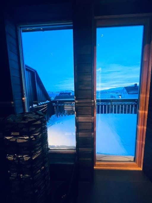 Winter, Sauna, Sauna, Bathroom, Balcony/Terrace, Mountain view