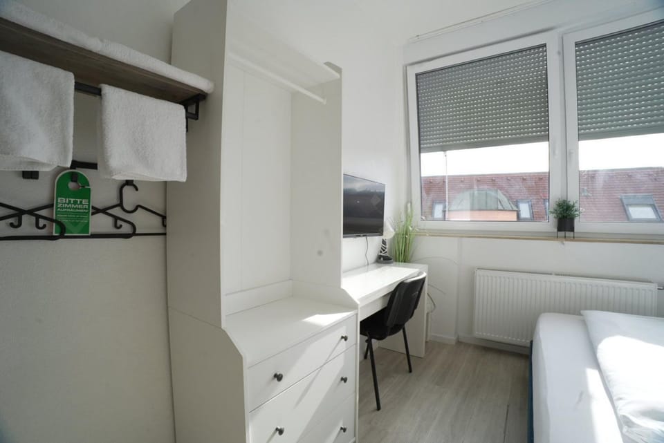 TV and multimedia, Seating area, wardrobe