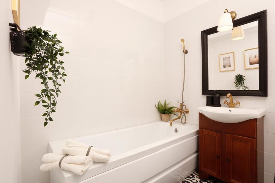 Bathroom, Bath, towels