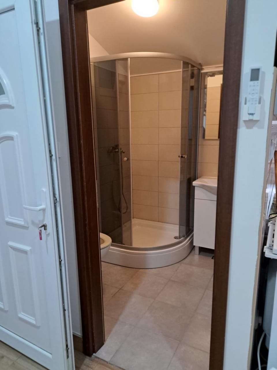Shower, Toilet