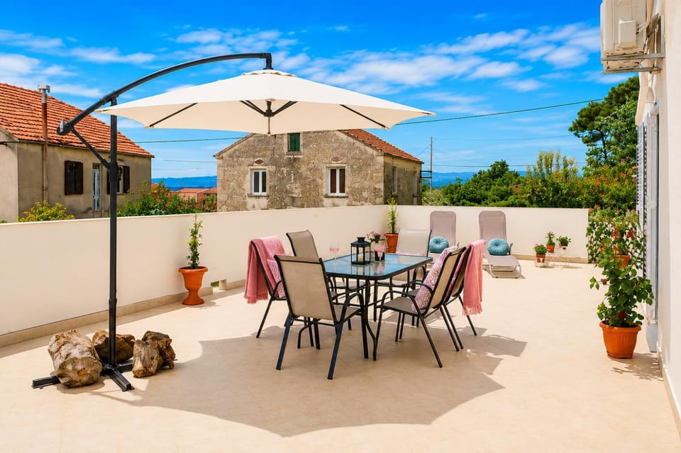 Property building, Balcony/Terrace