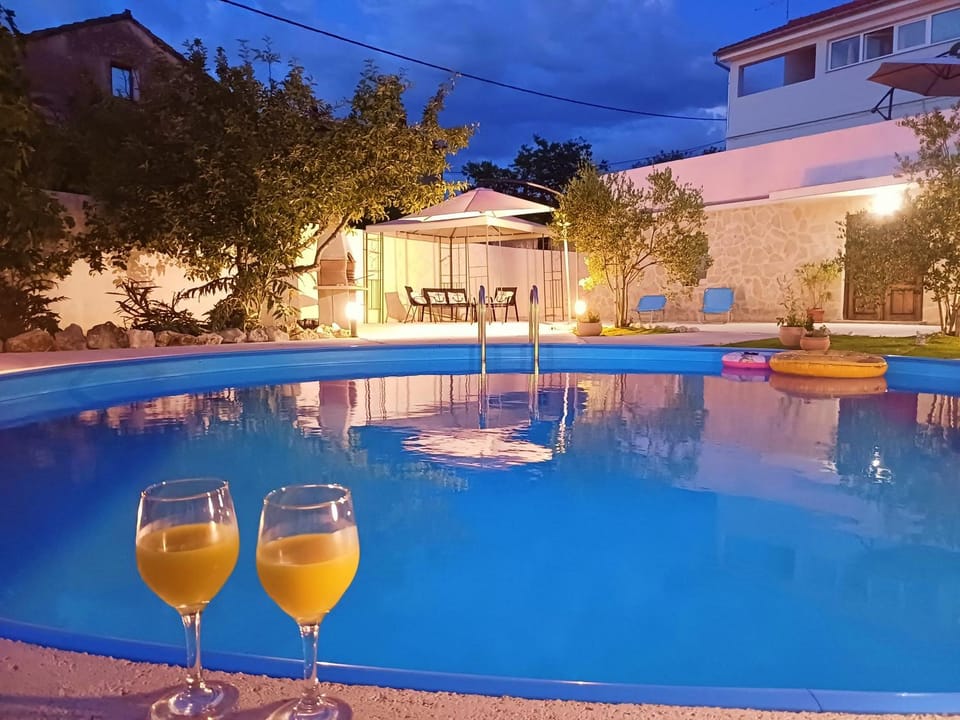 Pool view, Swimming pool