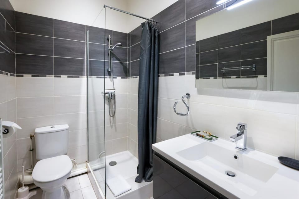 Shower, Toilet, Bathroom