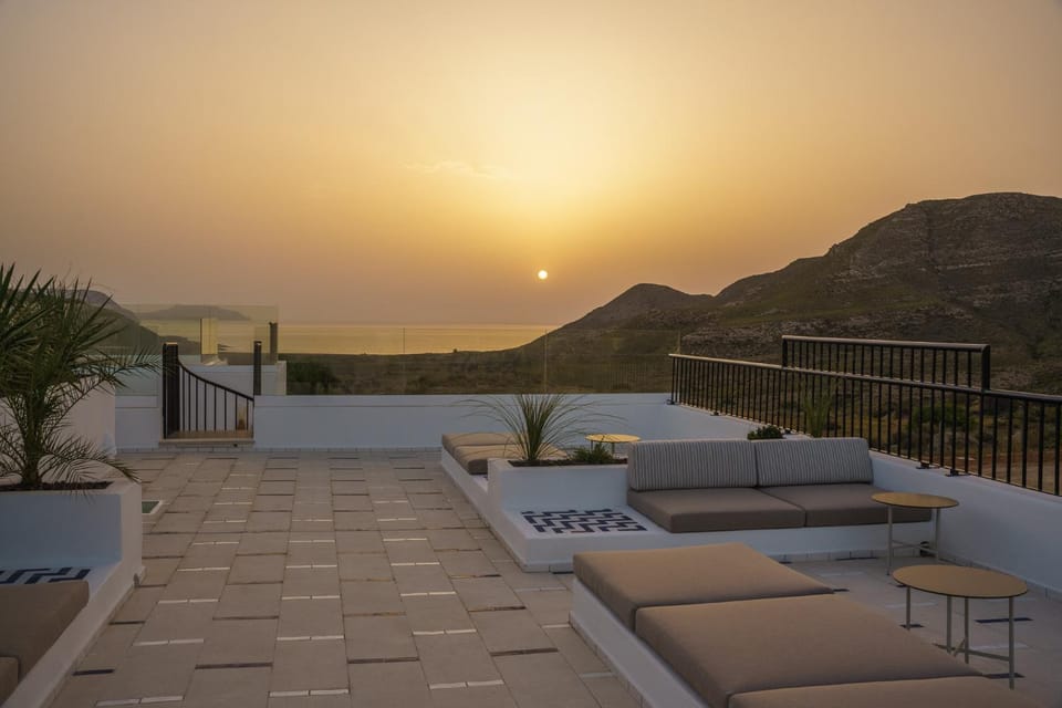 Natural landscape, View (from property/room), Balcony/Terrace, Sea view, Sea view, Sunrise, Sunset, sunbed