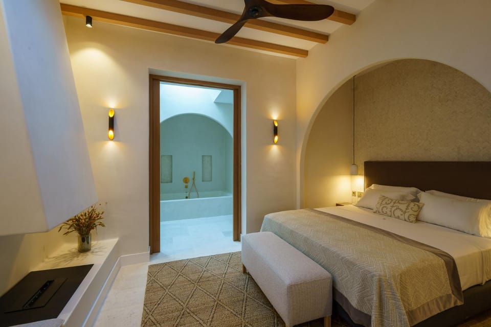 Bed, Photo of the whole room, Bedroom, Bath