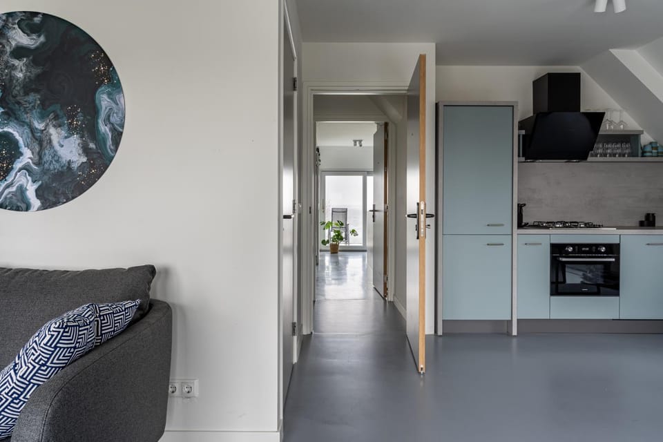 Coffee/tea facilities, Kitchen or kitchenette, dishwasher, microwave, oven, stove