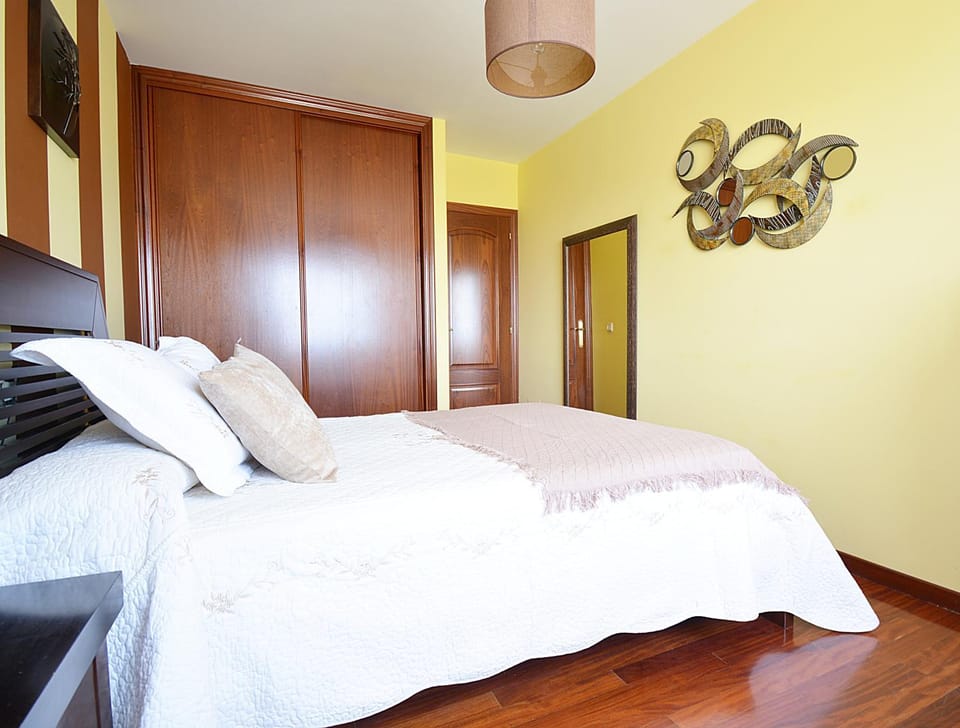 Bed, Photo of the whole room, Bedroom, wardrobe