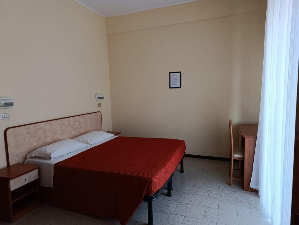 Bed, Balcony/Terrace, Bedroom