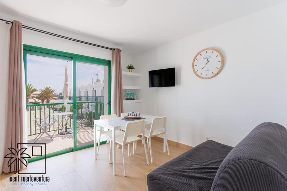 TV and multimedia, Balcony/Terrace, Living room, Dining area