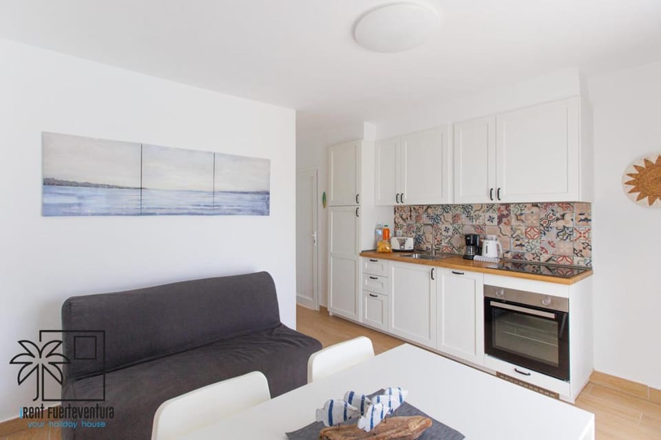Kitchen or kitchenette, Living room, Dining area, oven, stove