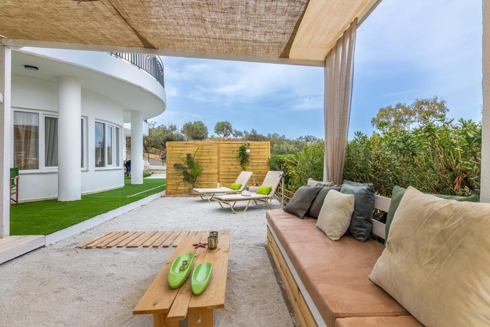 Patio, Garden, Seating area