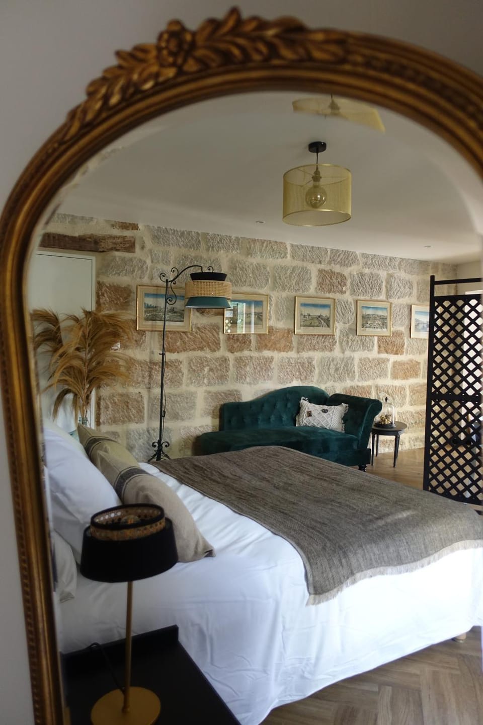 Bed, Living room, Photo of the whole room, Seating area, Bedroom