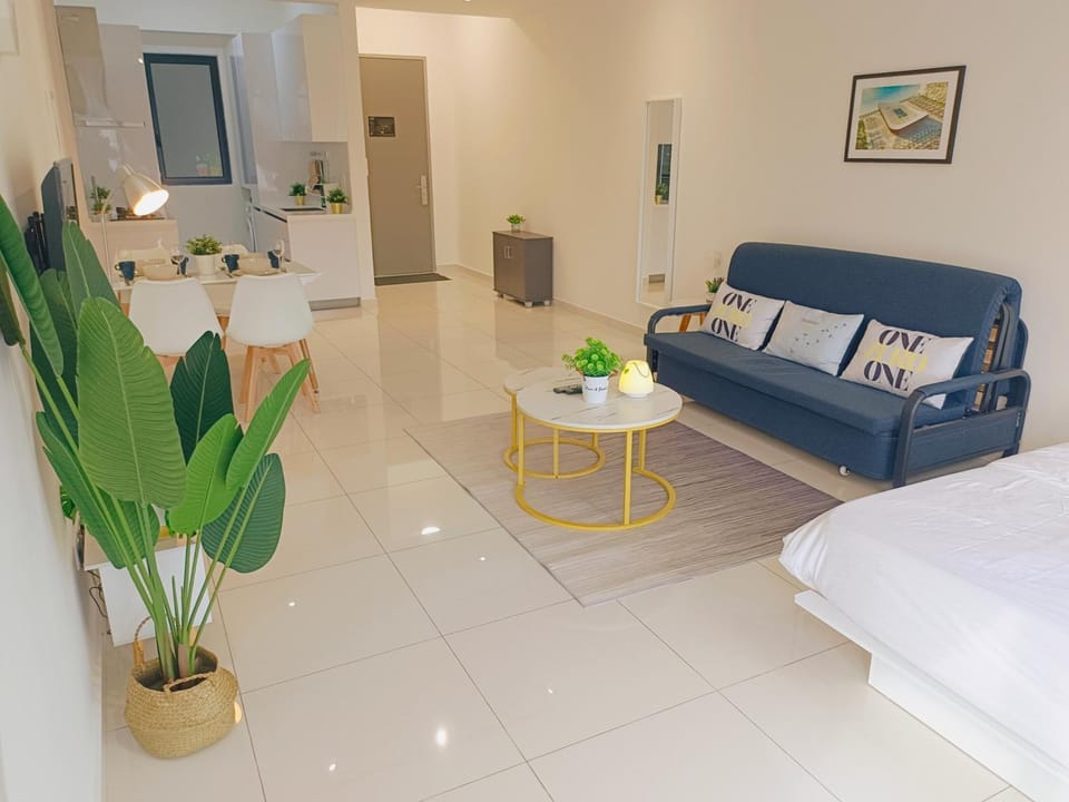 Rooftop Pool, Up to 8 Pax, 2 Bedrooms, 2 Bathrooms, 2 Car Parks by Star Home Apartment in George Town