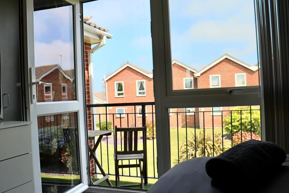 Corton Retreats At Waterside Park House in England