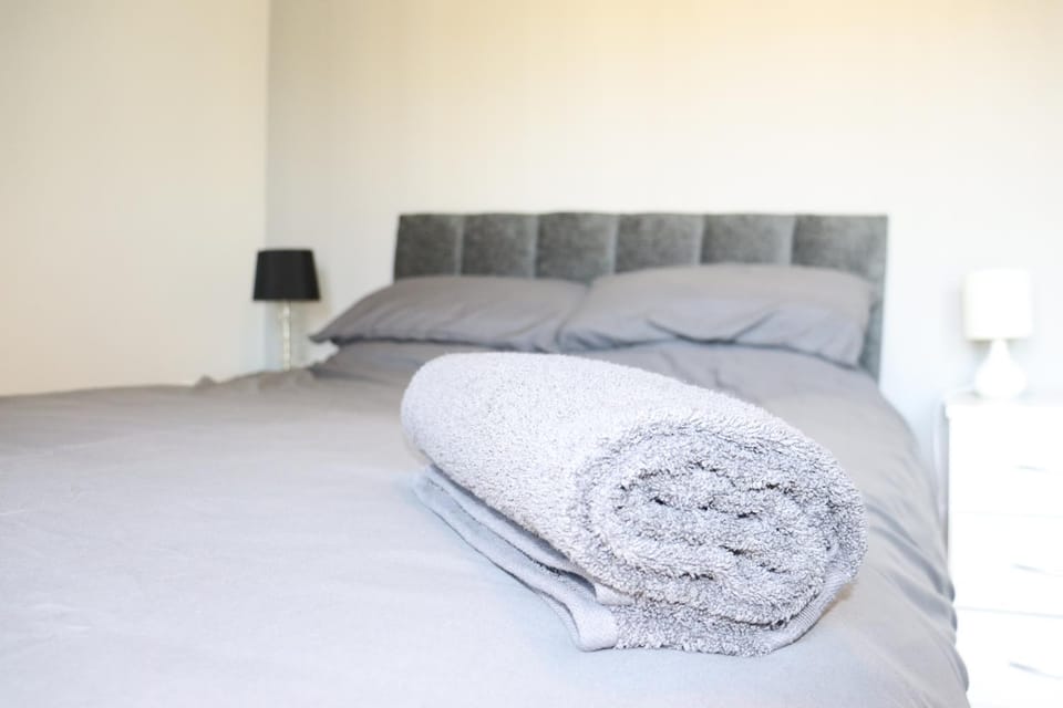 Corton Retreats At Waterside Park House in England