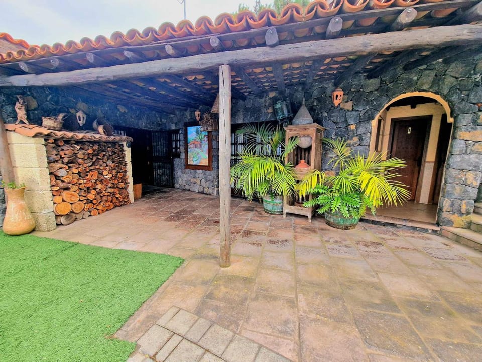 Property building, Patio, Garden, Garden view