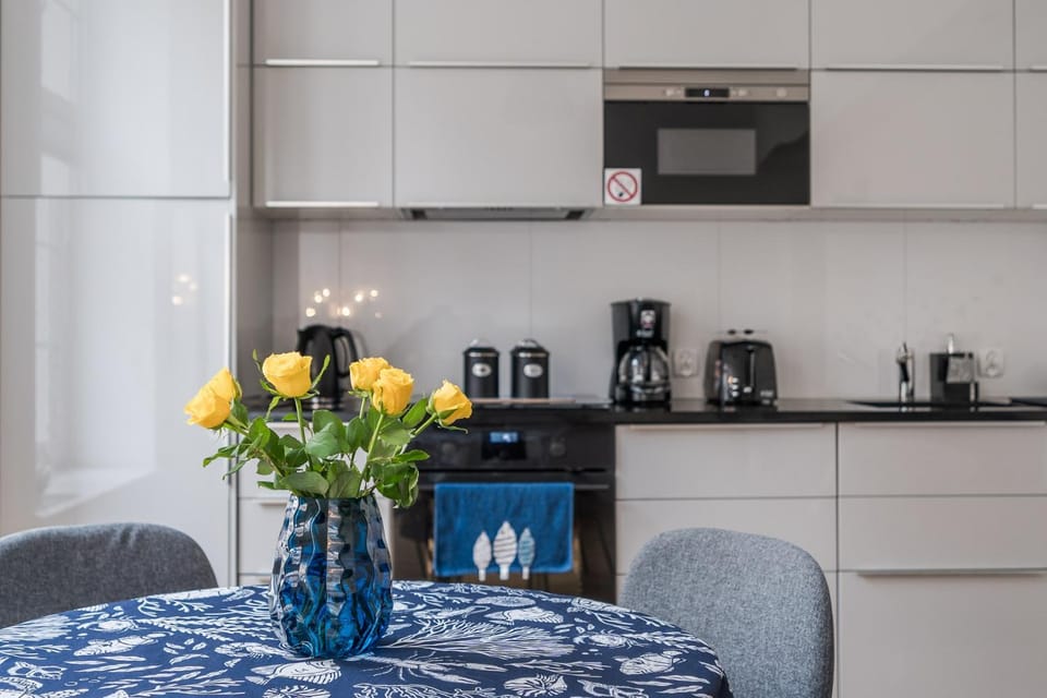 Coffee/tea facilities, Kitchen or kitchenette, Dining area, toaster