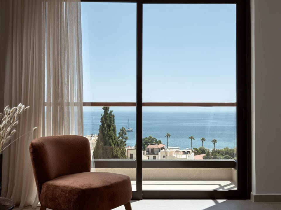 Day, View (from property/room), Balcony/Terrace, Living room, Sea view
