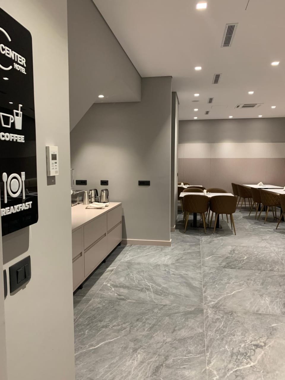 Kitchen or kitchenette, Breakfast