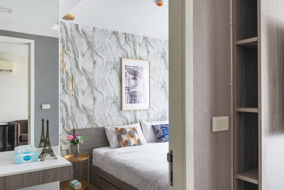 Dazzle Sukhumvit 7 by LeFoyer Apartment in Bangkok