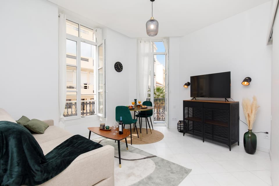 The Green Sun YourHostHelper Apartment in Cannes