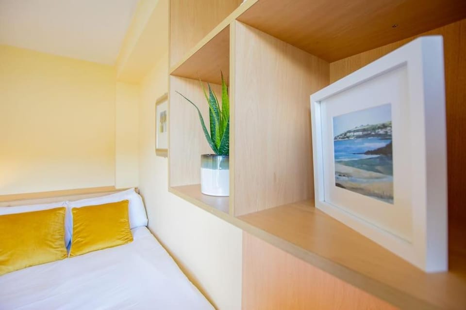 83 - Superb Townhouse by Shortstays House in Galway