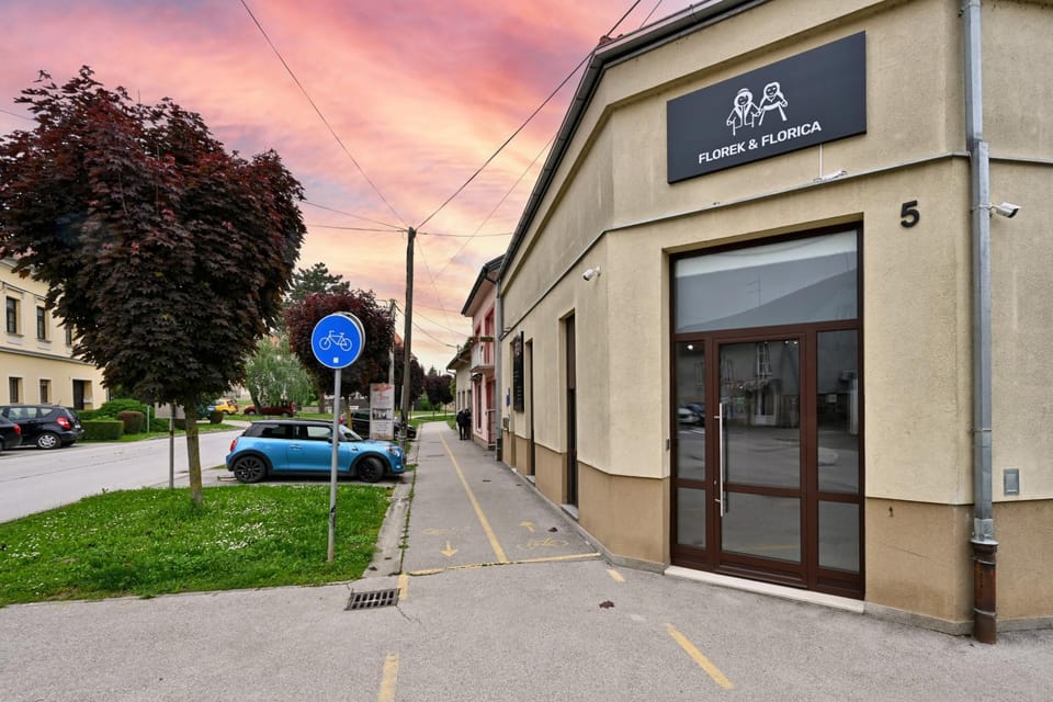 Property building, Location