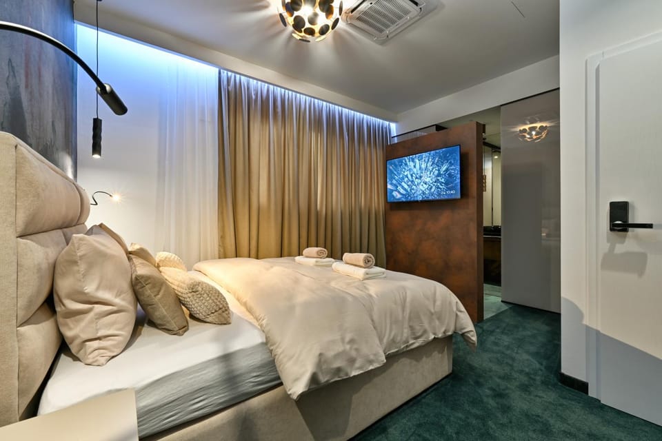 Bed, TV and multimedia