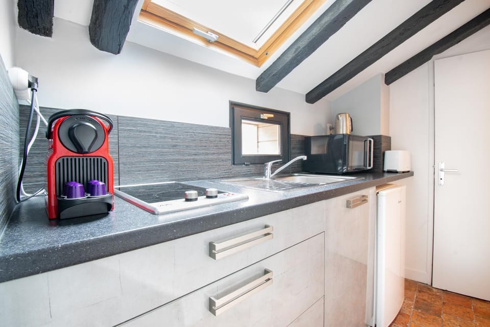 Coffee/tea facilities, Kitchen or kitchenette, kitchen