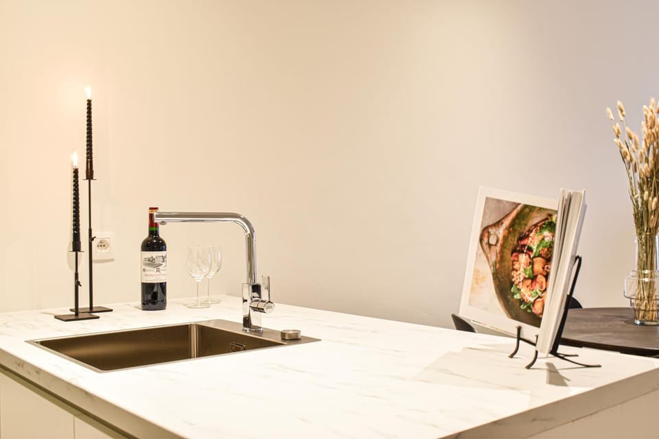 Kitchen or kitchenette, kitchen