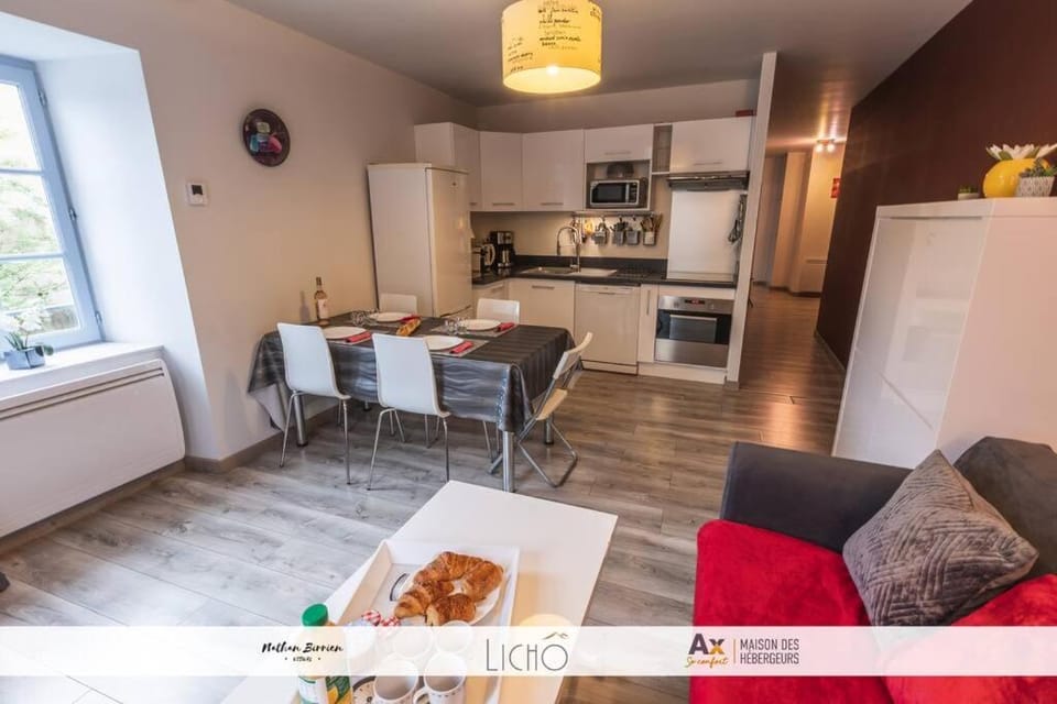 Kitchen or kitchenette, Dining area, dishwasher, minibar, pet friendly, stove, toaster